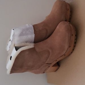 UGG Thebes Clog Sz 8